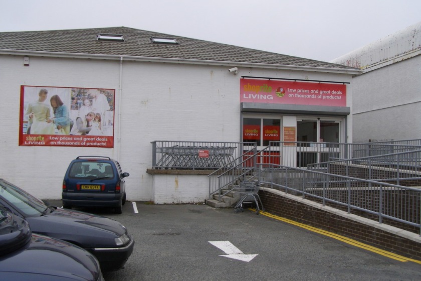 Former Shoprite Living Shop in Port Erin. Anne and Jeff Rolfe / Shoprite Living / CC BY-SA 2.0