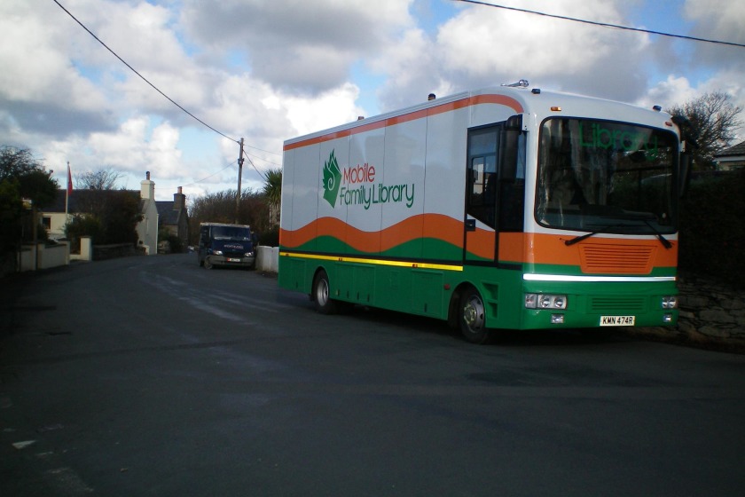 The Mobile Family Library will make books available for primary school pupils.